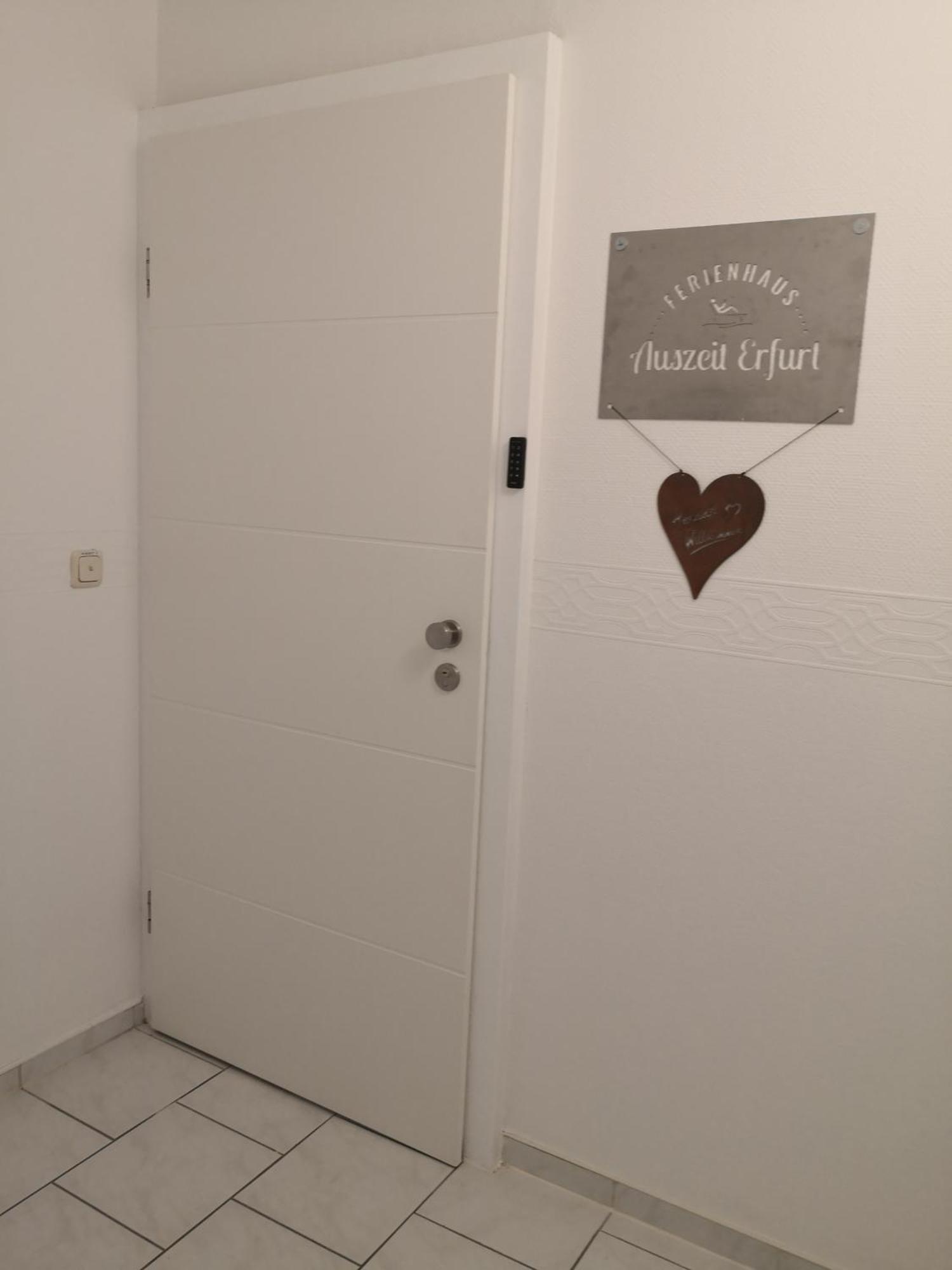 Auszeit2 Erfurt - Stilvolle Dachwohnung Mit Parkplatz - Zentrumsnah Zewnętrze zdjęcie